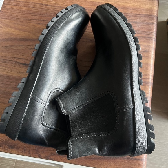 Prada Genuine Black Leather Ankle Boots Men's Sz 9 - Picture 1 of 10